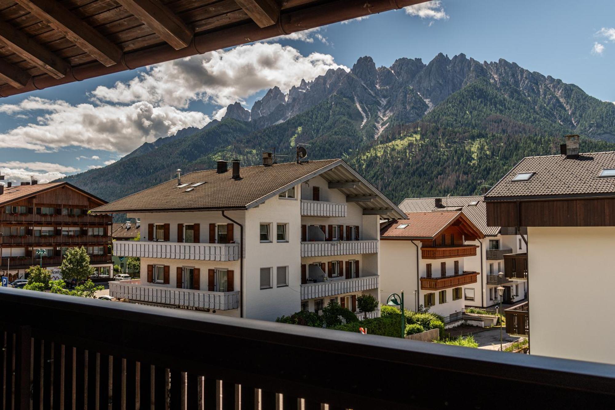Alma Mountain Residence Dobbiaco Bagian luar foto